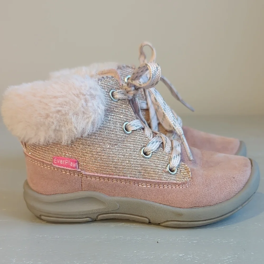 Girls Winter Boots Pink size‎ 9 Oshkosh